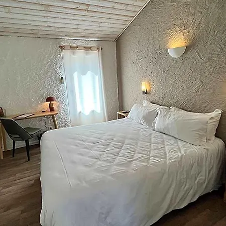 Val & Hotel 3*